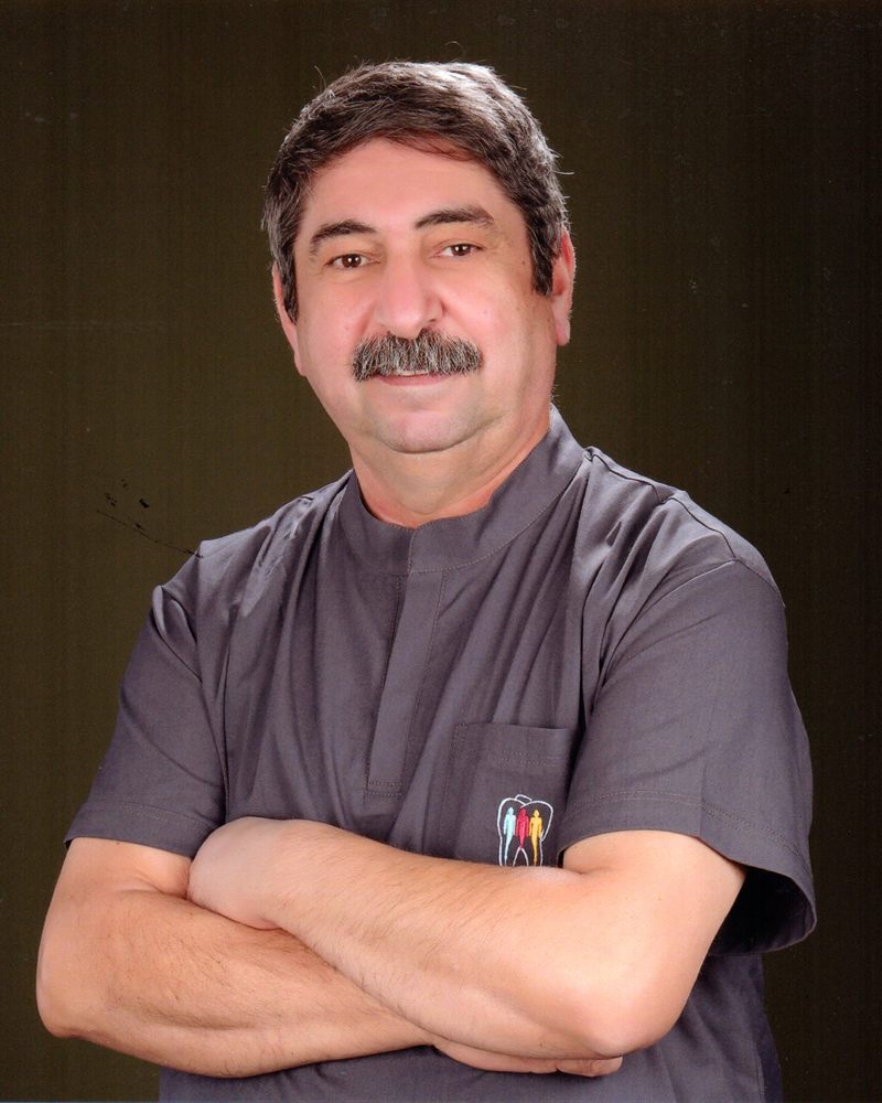 Uzm.Dt. Suat Eskimez